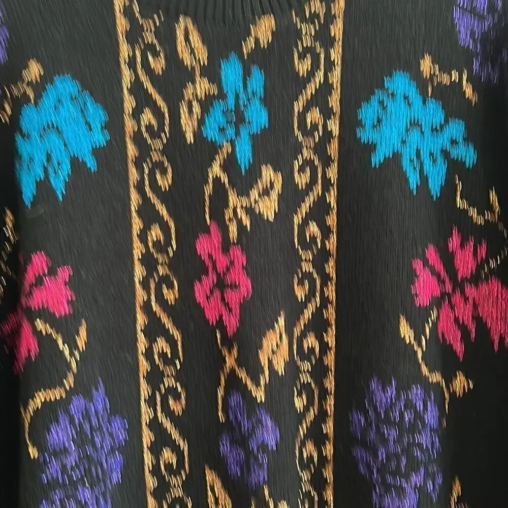 Vintage USA Black Holiday Sweater With Pink, Blue and Gold Floral Pattern Size L - Picture 2 of 5